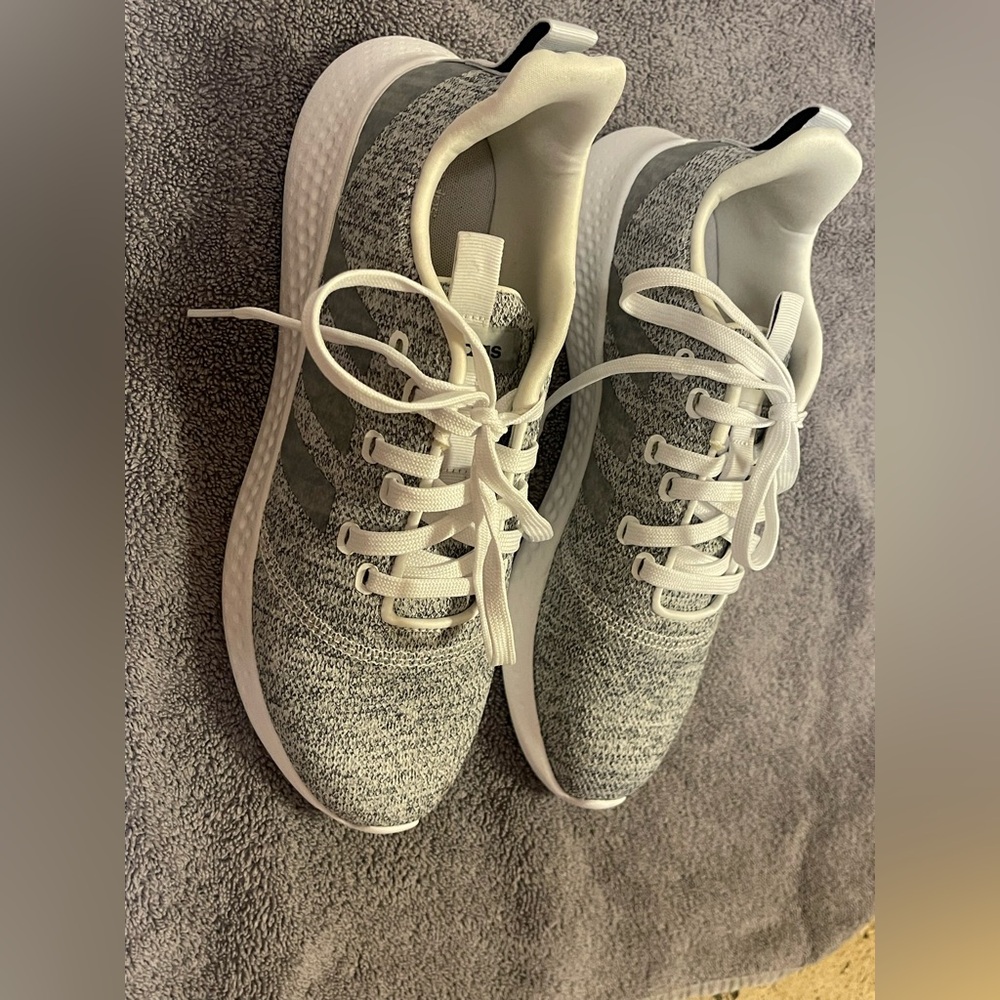 Adidas Cloudfoam Gray & White Knit Sneakers | Lace-Up Athletic Shoes | Size 9.5 - Picture 3 of 8